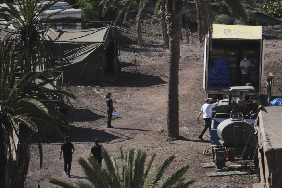 Llegada de los inmigrantes al campamento de Barranco Seco, en Las Palmas.
