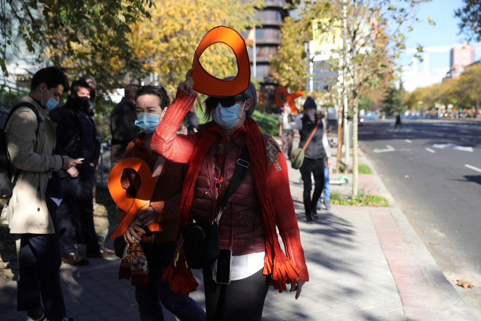 La 'marea naranja' de la concertada abarrota las calles en contra de la ley Celaá