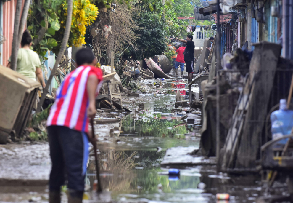 Honduras queda inundada tras el paso de dos huracanes