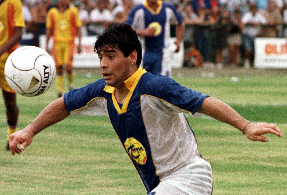 Durante un partido amistoso en la inauguración del Careca Sport Center en Campinas, Brasil, 02/02/1998