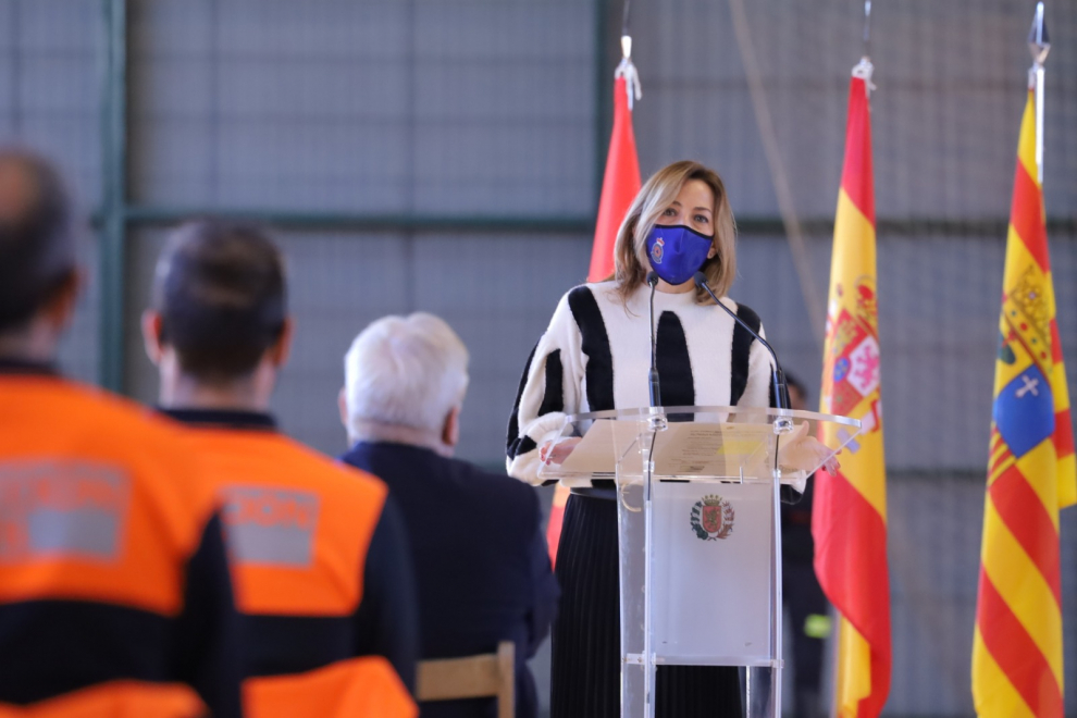 Foto del acto de entrega de placa a los voluntarios de Protección Civil en el Ayuntamiento de Zaragoza