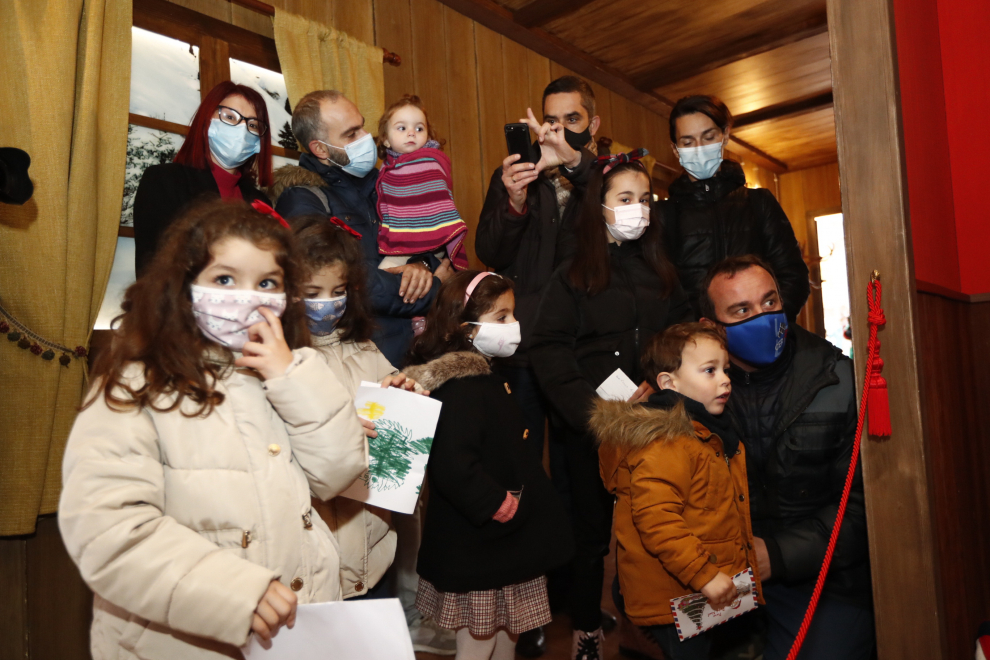 Papá Noel abre las puertas de su casa de Laponia en Zaragoza