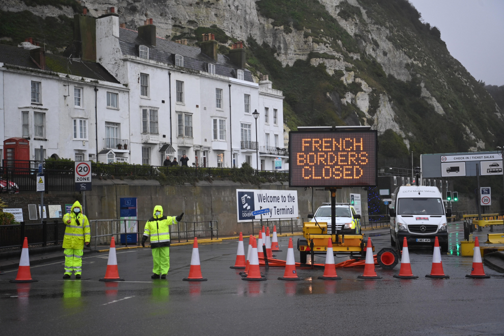 Colapso en Dover tras el cierre de la frontera entre Francia y el Reino Unido.