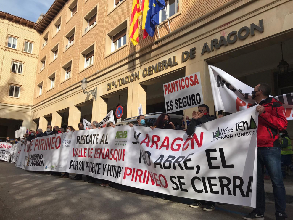 Protesta del sector de la nieve en Huesca.