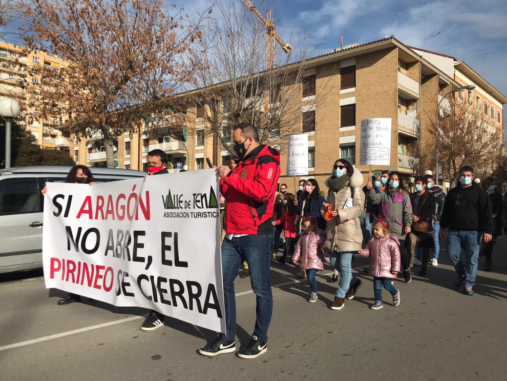 Protesta multitudinaria en Huesca