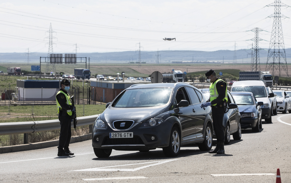 Control de tráfico de la Guardia Civil en la A-23 (Zaragoza)