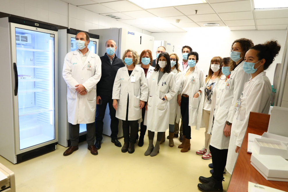 El Hospital Clínico de Zaragoza recibe las primeras vacunas de la covid-19 en Aragón