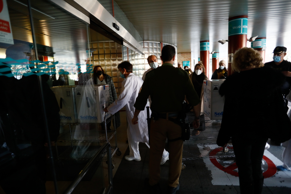 Llegan las vacunas al Hospital Clínico de Zaragoza