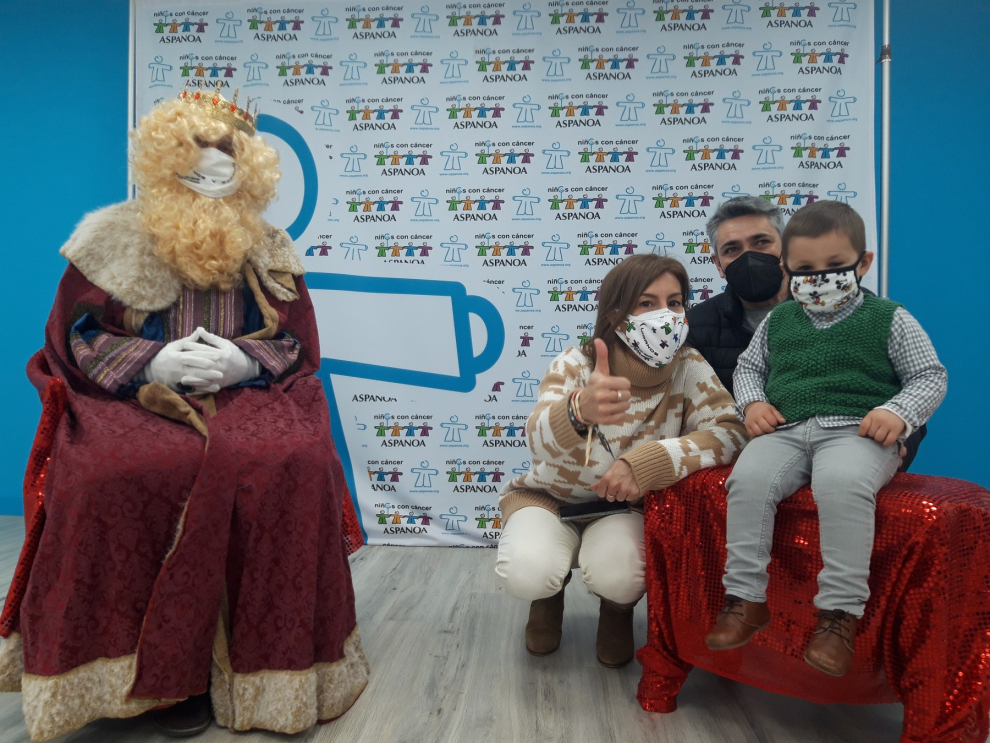 Los Reyes Magos visitan a los niños de Aspanoa en Zaragoza