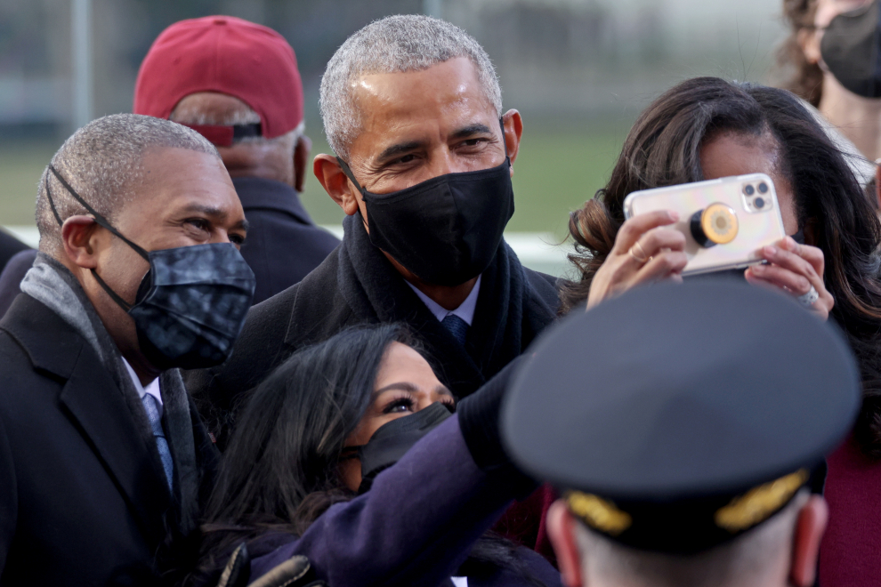 Barak Obama y su esposa llegan a la toma de posesión de Biden