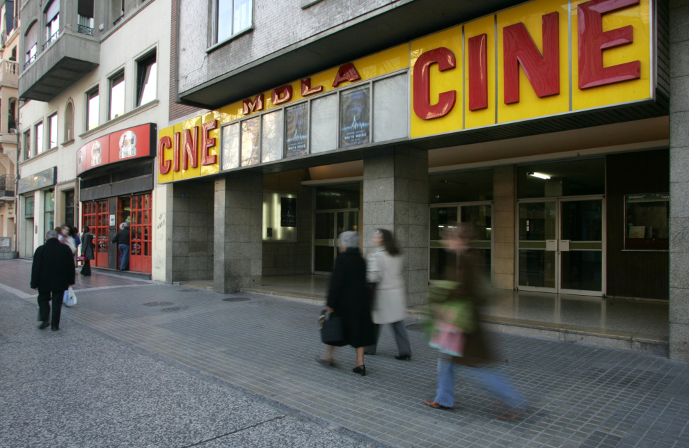 Cierre de los cines Renoir/26-4-2012/ Foto: Asier Alcorta[[[HA ARCHIVO]]]