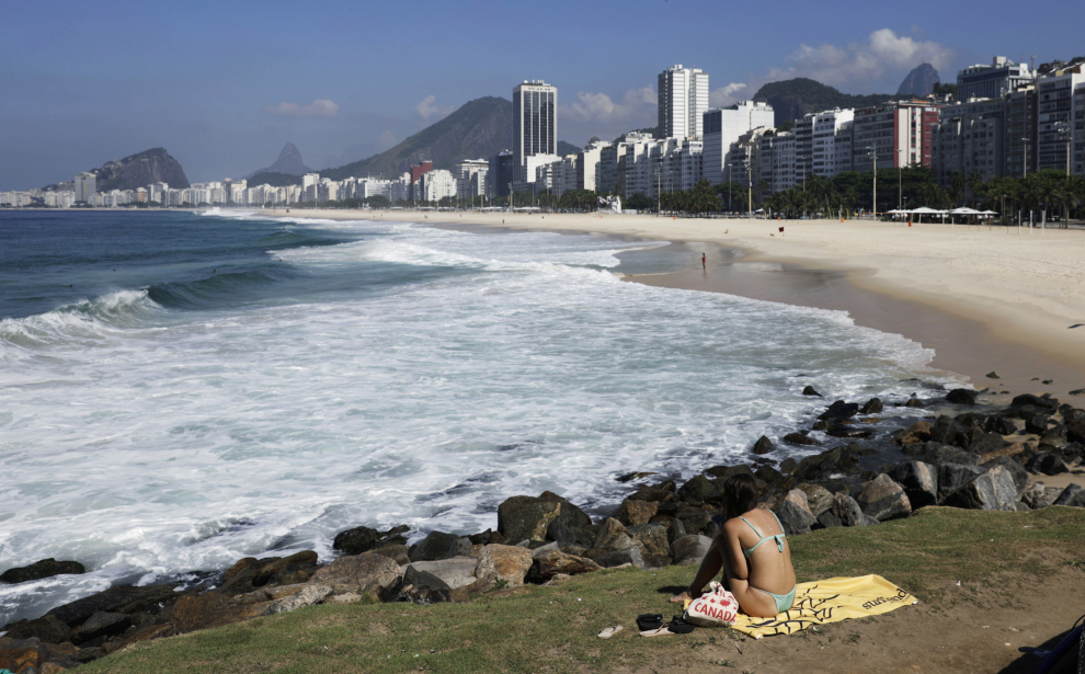 La pandemia cierra las playas de Río de Janeiro