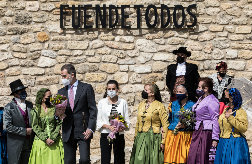 Los Reyes visitan Fuendetodos en el 275 aniversario del nacimiento de Goya