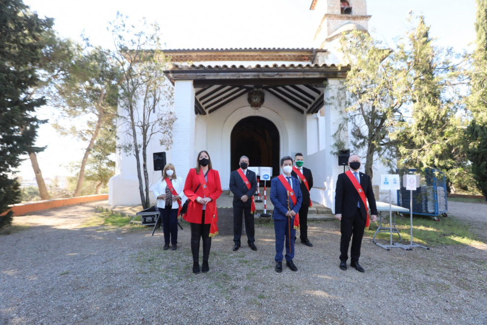 Misa en la ermita de San Jorge en Huesca, el único acto que se celebra este 23 de abril.