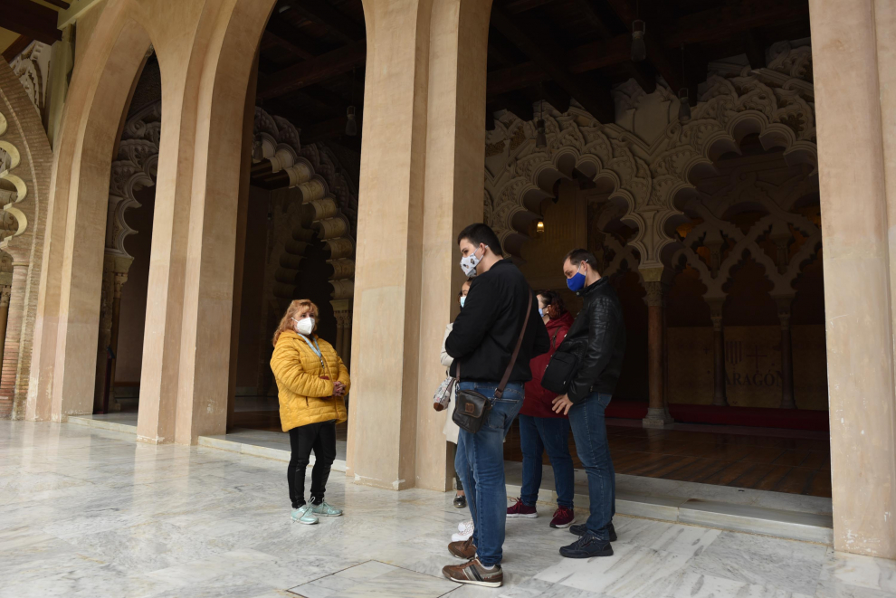 Jornada de puertas abiertas en las Cortes de Aragón con motivo de la festividad de San Jorge