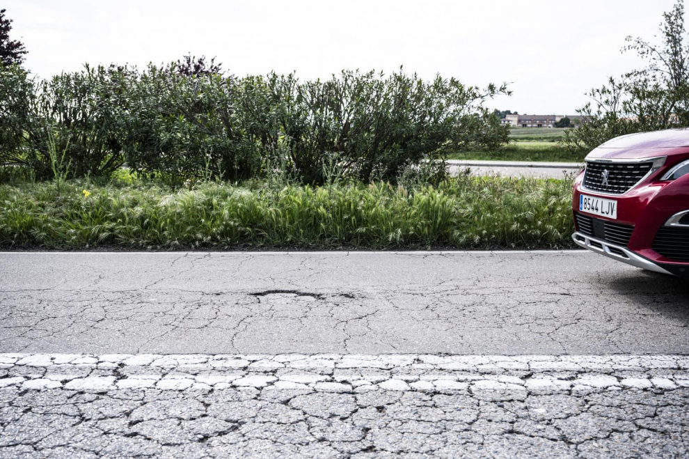 Los caminos rurales de Garrapinillos presentan un mal estado, que provoca las quejas de los vecinos y dificultades para circular.