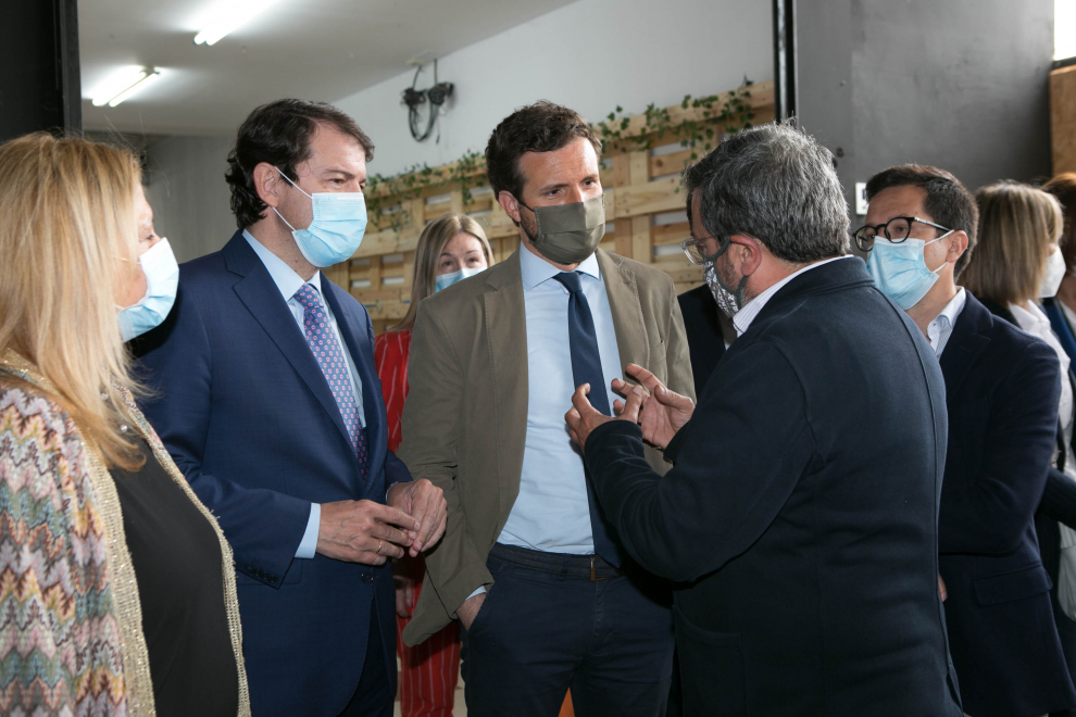 Sánchez, Casado y otros políticos asisten a la feria de Presura en Soria.