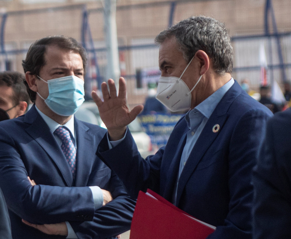 Sánchez, Casado y otros políticos asisten en Soria a la feria Presura sobre despoblación