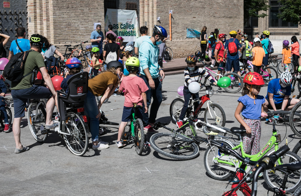 Bicicleta escolar para promover los desplazamientos de niños en bici por Zaragoza.