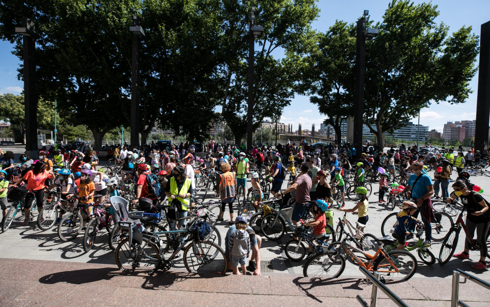 Bicicleta escolar para promover los desplazamientos de niños en bici por Zaragoza.