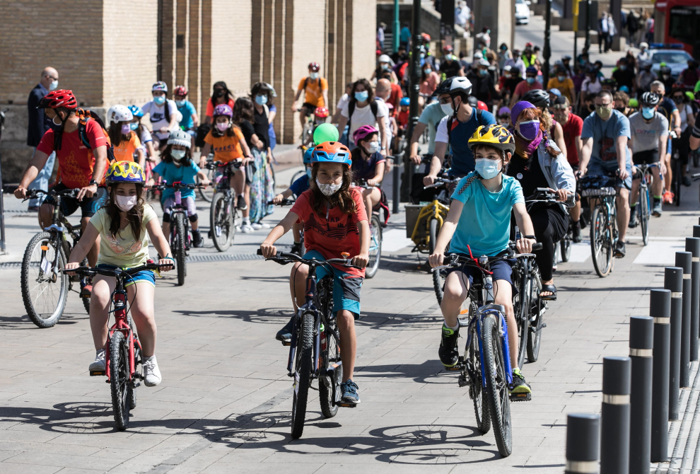 Bicicleta escolar para promover los desplazamientos de niños en bici por Zaragoza.