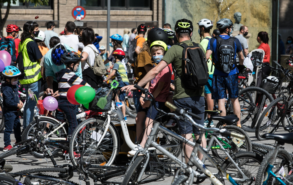 Bicicleta escolar para promover los desplazamientos de niños en bici por Zaragoza.