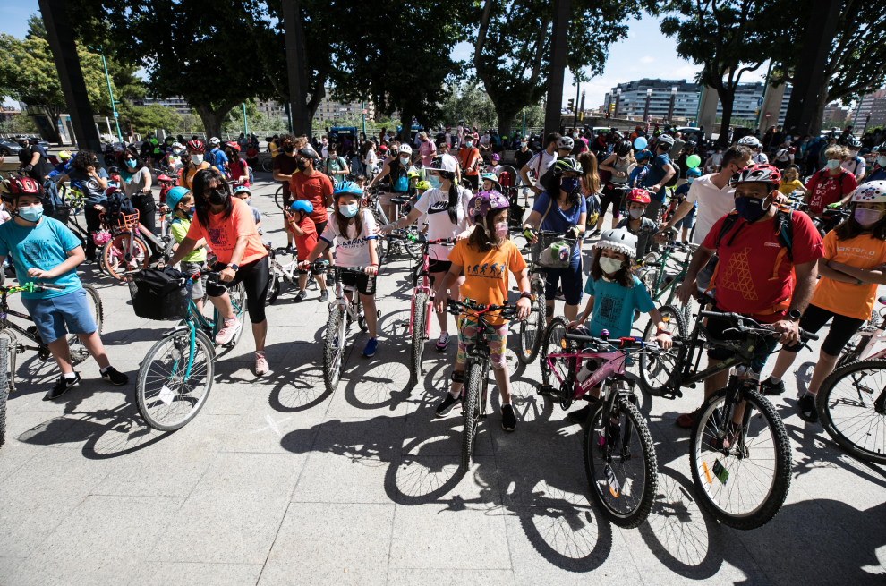 Bicicleta escolar para promover los desplazamientos de niños en bici por Zaragoza.