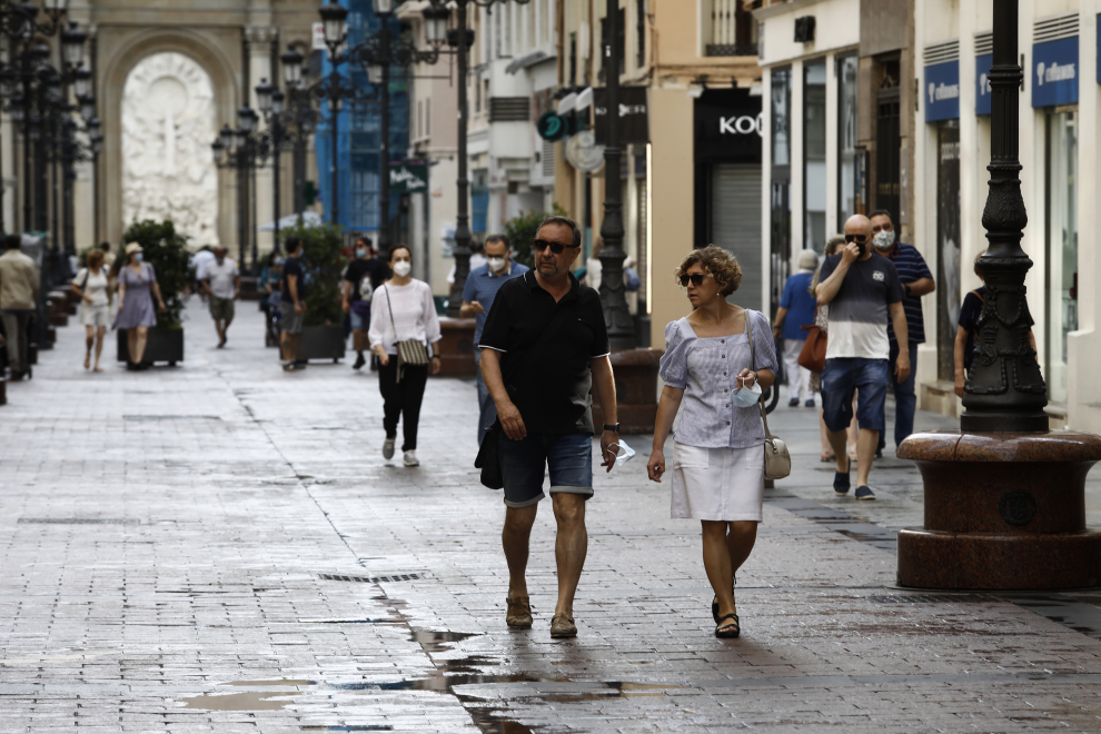 Primer día sin mascarillas en el exterior en Zaragoza.