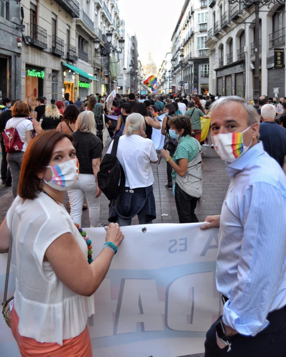 Azcón en la marcha del Día del Orgullo Gay