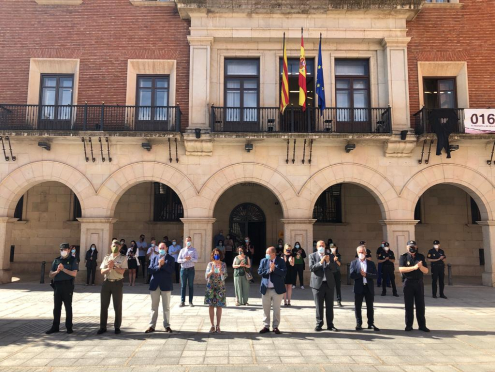 Minutos de silencio en instituciones de Aragón.
