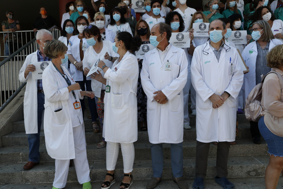 'Stop agresiones' a las puertas del Hospital Clínico