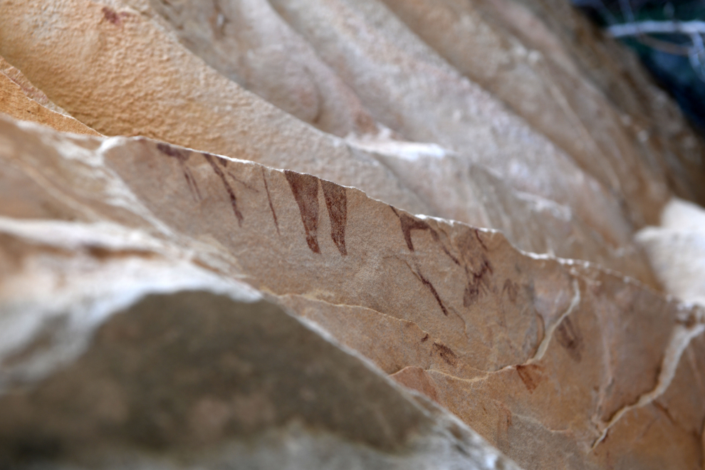 Descubiertos tres nuevos abrigos con arte rupestre en la pedanía alcañizana de Valmuel