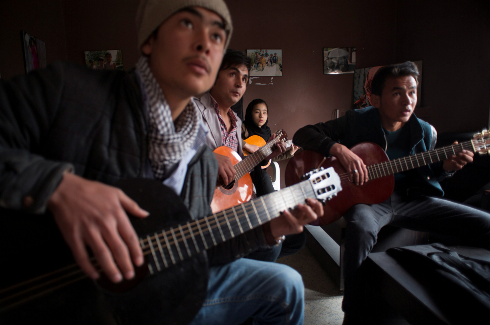 Año 2014. Estudiantes de música en Kabul.