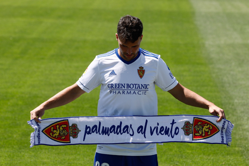 Presentación de Álvaro Giménez, nuevo delantero del Real Zaragoza