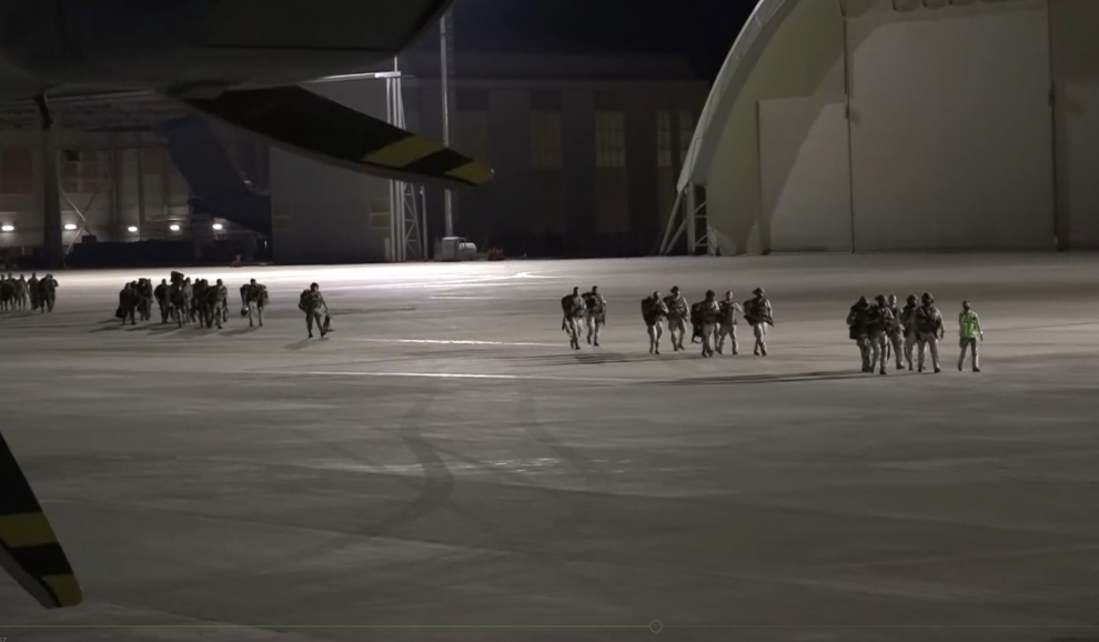 Sale de la Base Aérea de Zaragoza el primer avión hacia Afganistán para la repatriación de personal