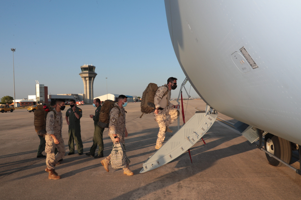 Despegue del vuelo del Ejército desde Dubái