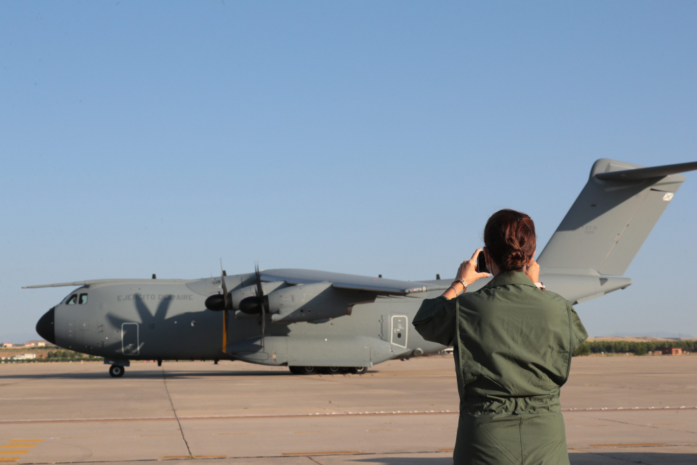 Despegue del vuelo del Ejército desde Dubái