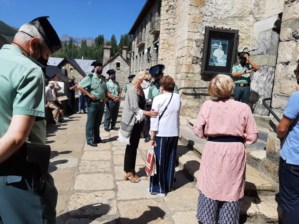 El pueblo de Sallent de Gállego ha vuelto a recordar a José Ángel de Jesús e Irene Fernández, asesinados por la banda terrorista en el año 2000.