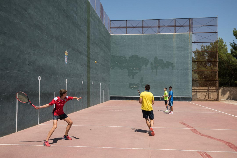 Jesús Parla, Darío Dobato, Rafael Sabías y Asier Moreno, jugadores del Club Frontenis Quinto