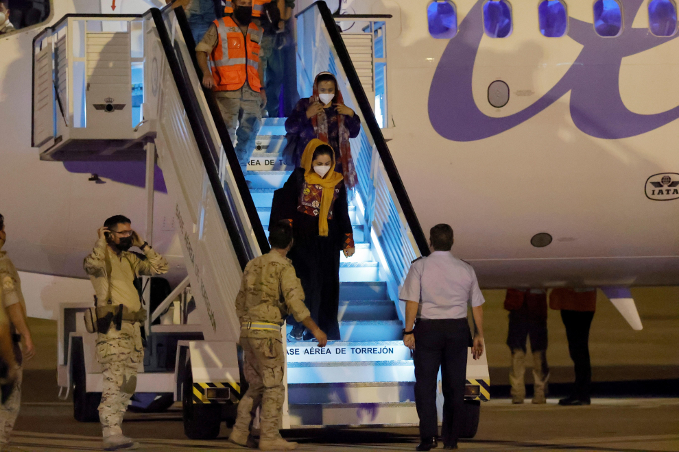 Llega un nuevo avión con refugiados afganos a la base aérea de Torrejón