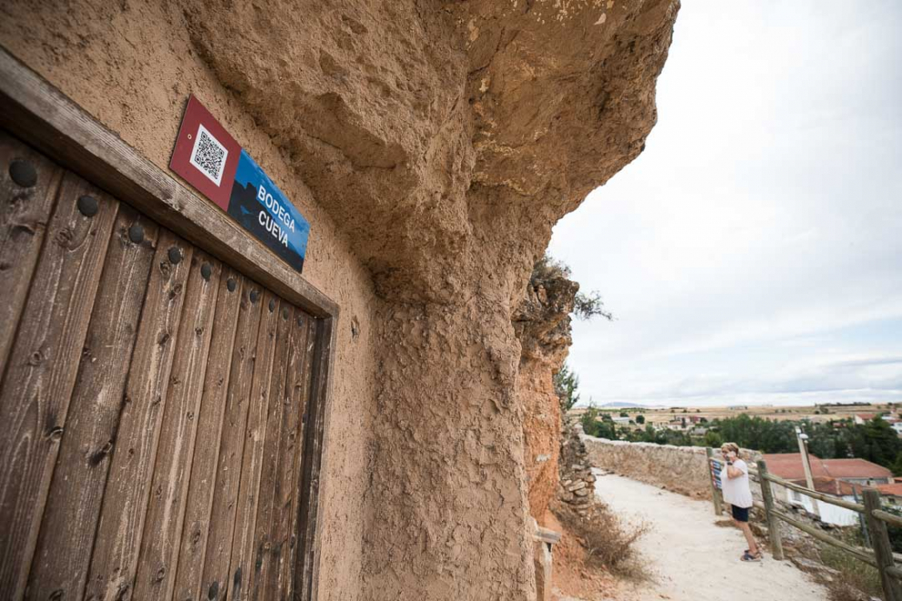 Casas-cueva de Moyuela
