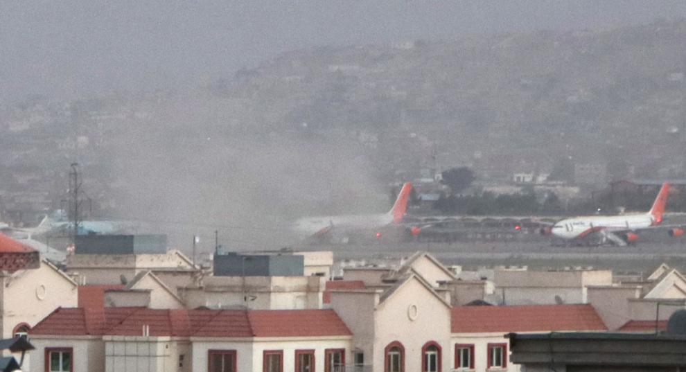Atentado en el exterior del aeropuerto de Kabul