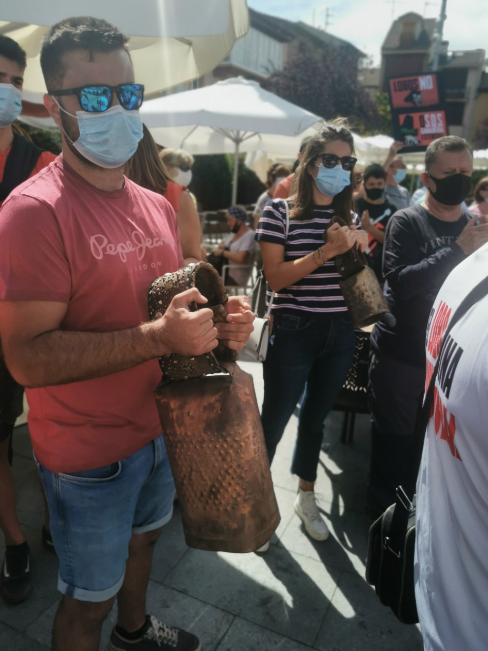 Cencerrada en Jaca como protesta contra el oso y el lobo.