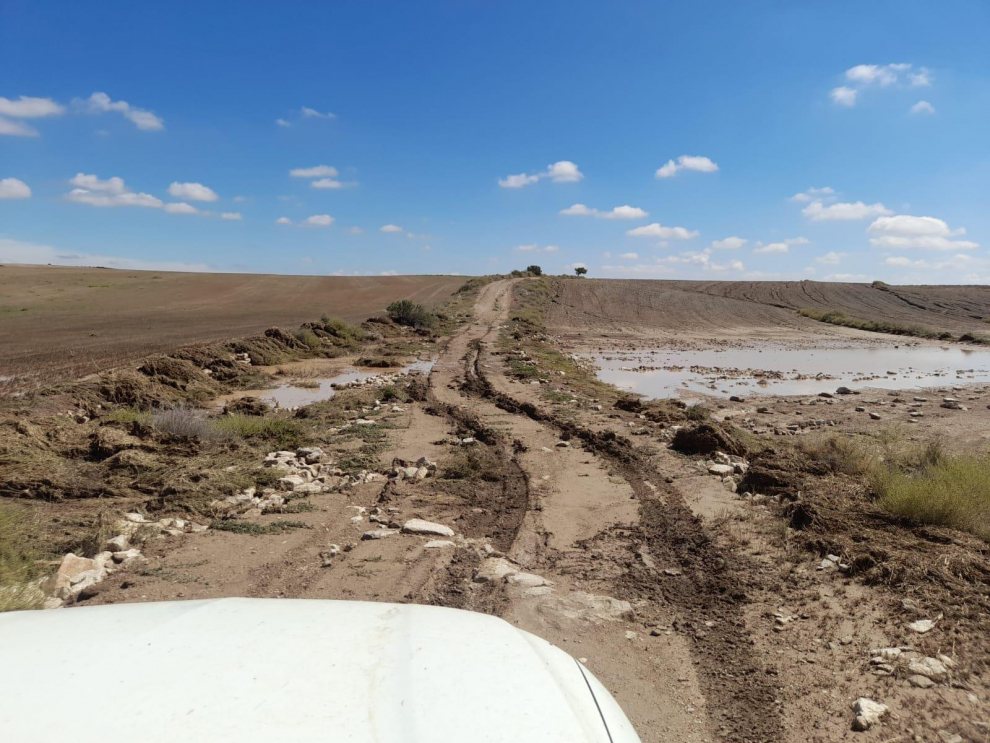 Las fuertes tormentas destrozan la red de caminos rurales de Castejón de Monegros