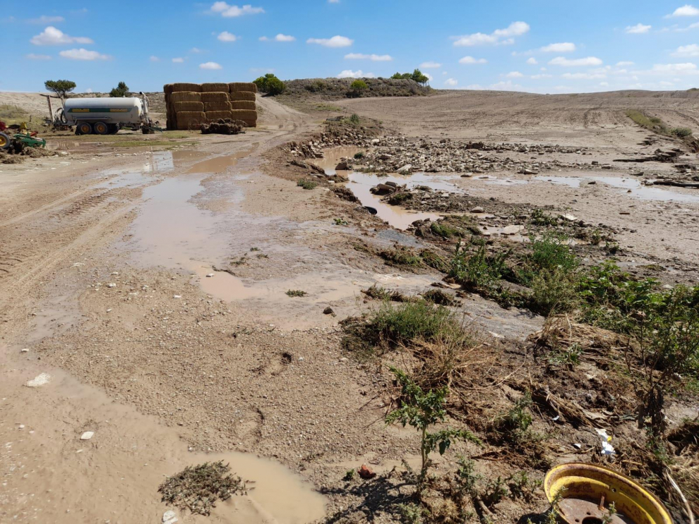 Las fuertes tormentas destrozan la red de caminos rurales de Castejón de Monegros