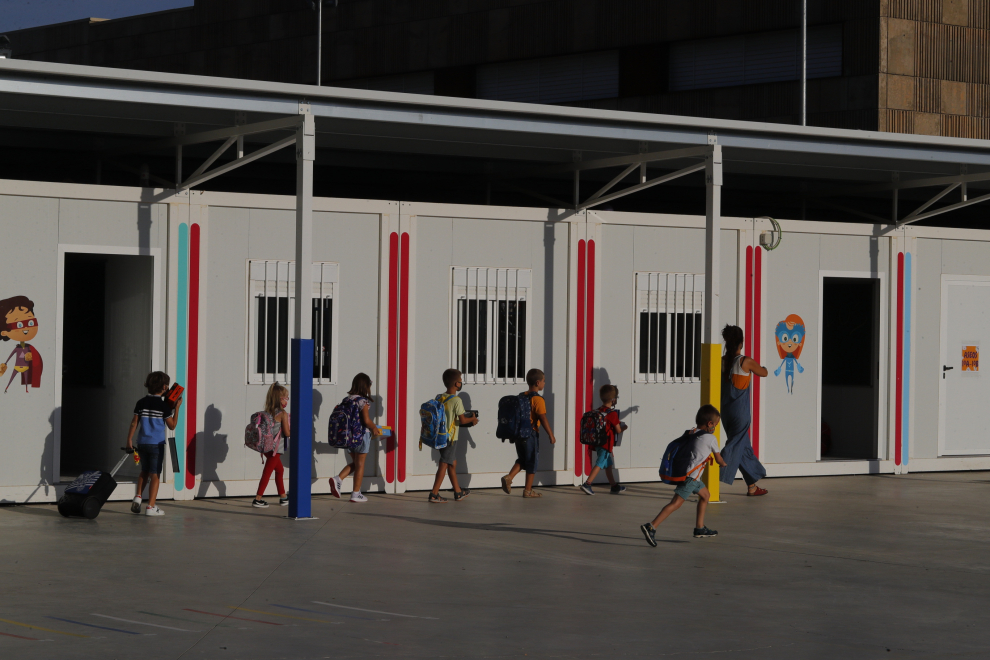 Quejas en el colegio Soledad Puértolas de Valdespartera porque el curso comienza con obras inacabadas.
