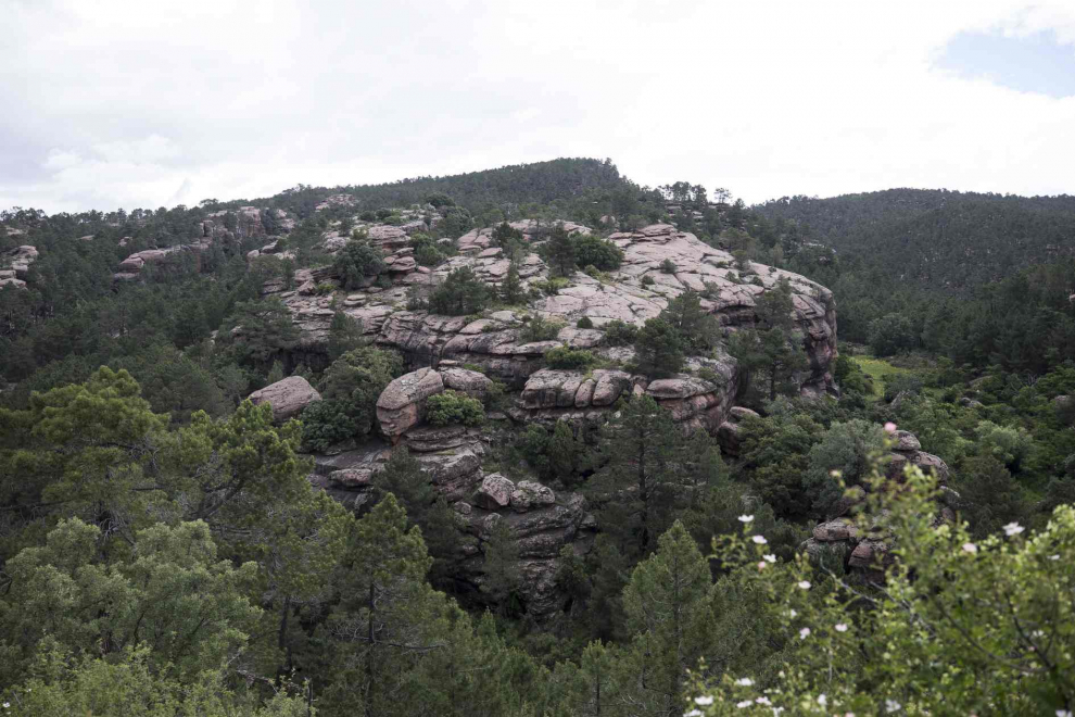 La piedra de Rodeno (en la imagen, Bezas) es muy común en la sierra de Albarracín