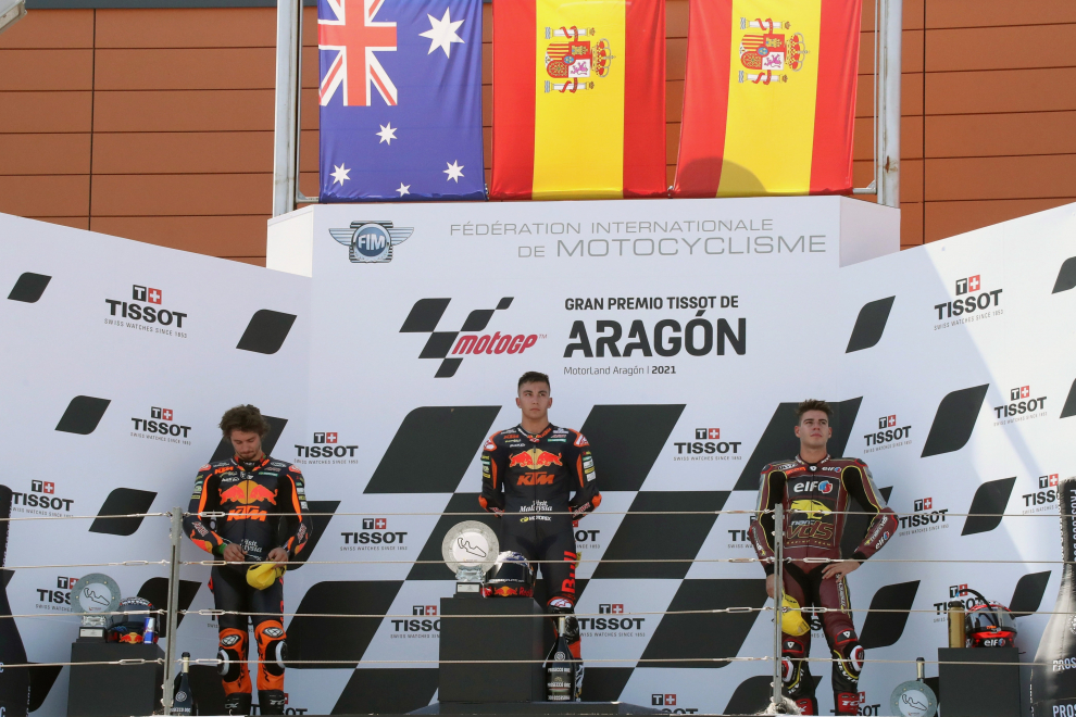 Raúl Fernandez se impone en Moto2