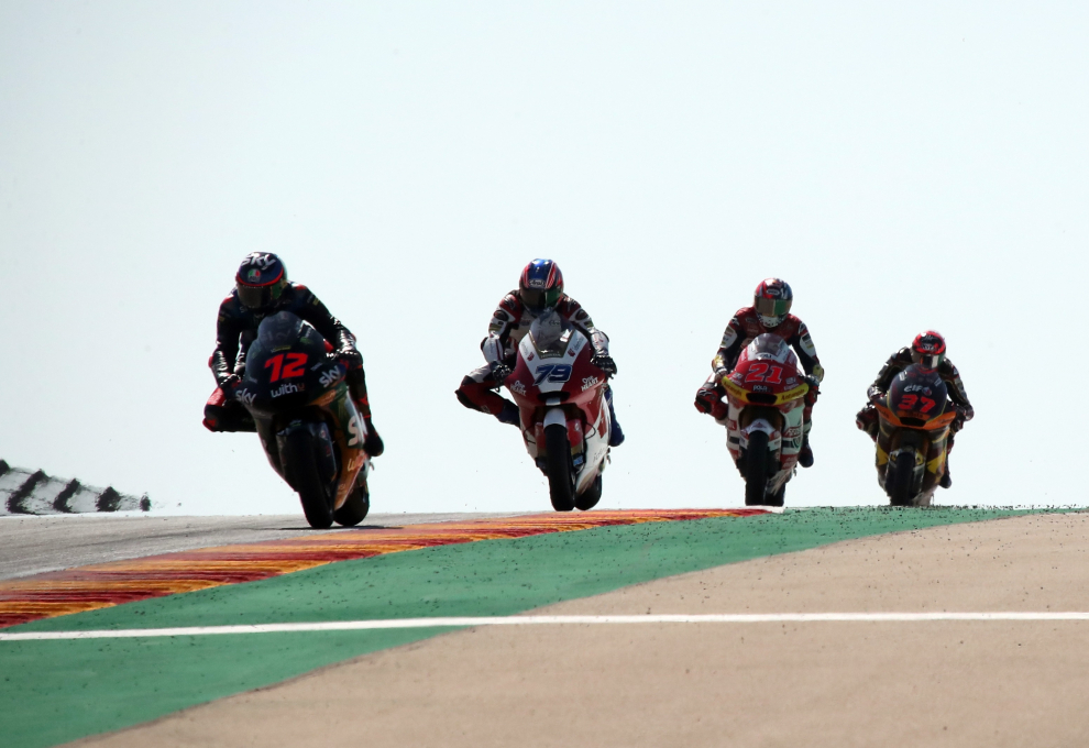 Raúl Fernandez se impone en Moto2