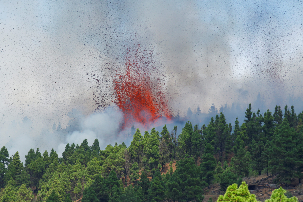 Erupción de un volcán en La Palma.